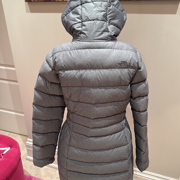 The North Face medium puffer - Picture 2 of 4